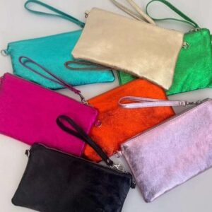 Clutch met rits, polsbandje en aparte schouderband