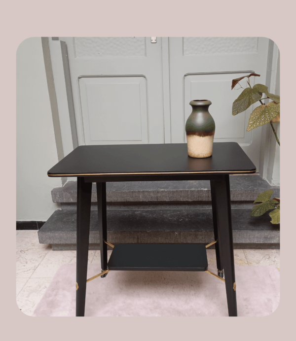 zwart bijzettafel wieltjes